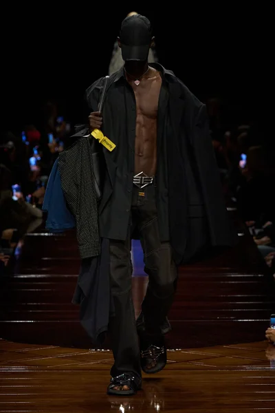 Look 37